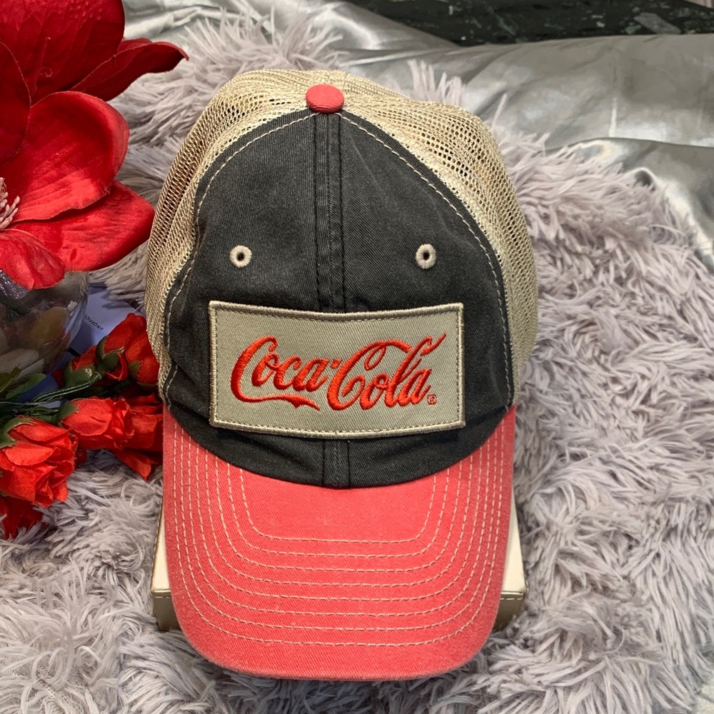 🌹Coca Cola • Retro Mesh Cap in Red, Black and Beige • Unisex